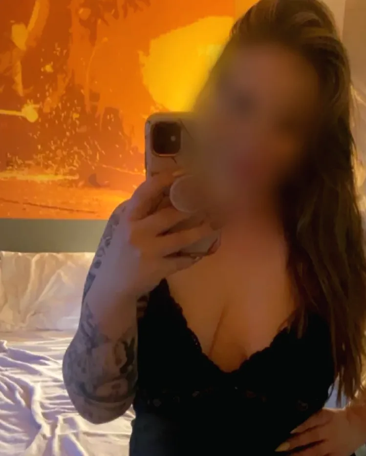Kirsten, 29