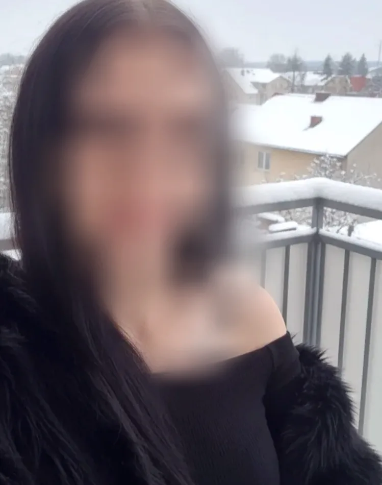 Liv, 23